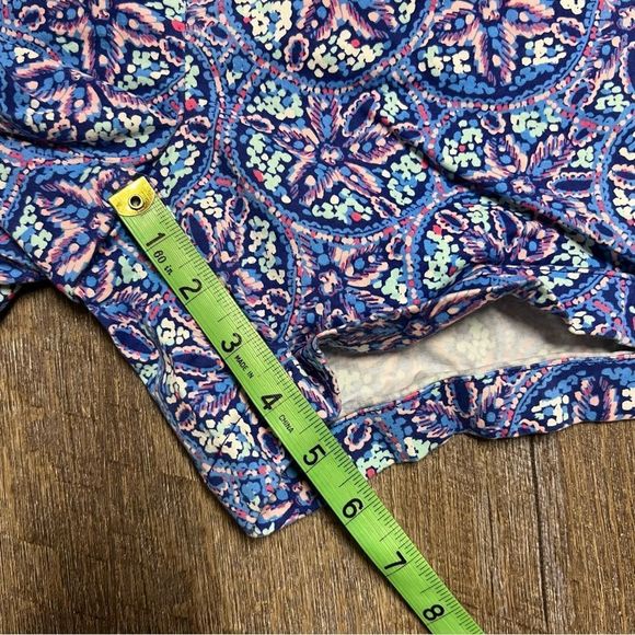 Vineyard Vines Shorts Womens Size 2 Colorful Sand Dollar Print 5” Inseam - Picture 2 of 11